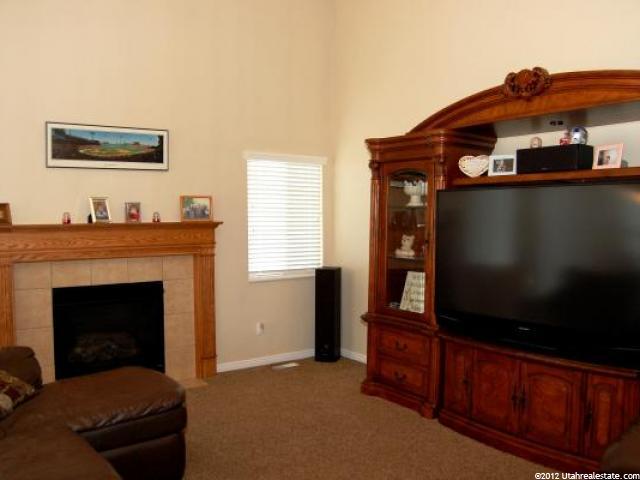 2037 S Demetro Dr, Clearfield, UT 84015 — photo 3
