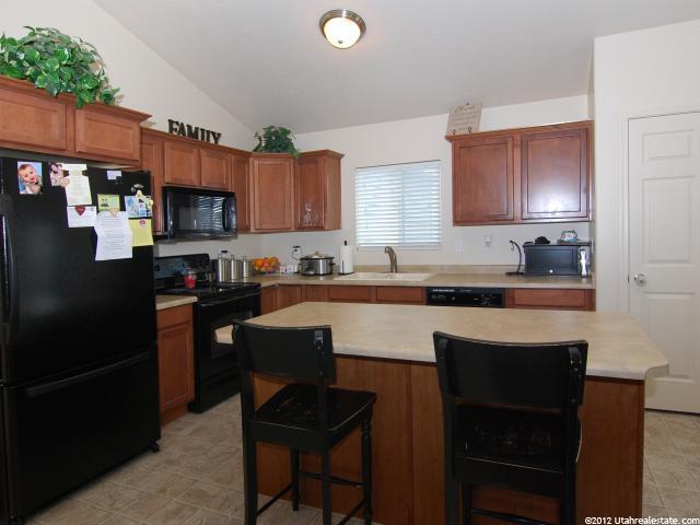 1407 N 2475 W, Clinton, UT 84015 — photo 2