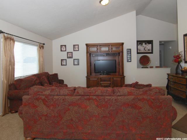 1407 N 2475 W, Clinton, UT 84015 — photo 3