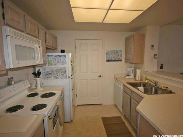 900 Bitner Rd #B-11, Park City, UT 84098 — photo 2