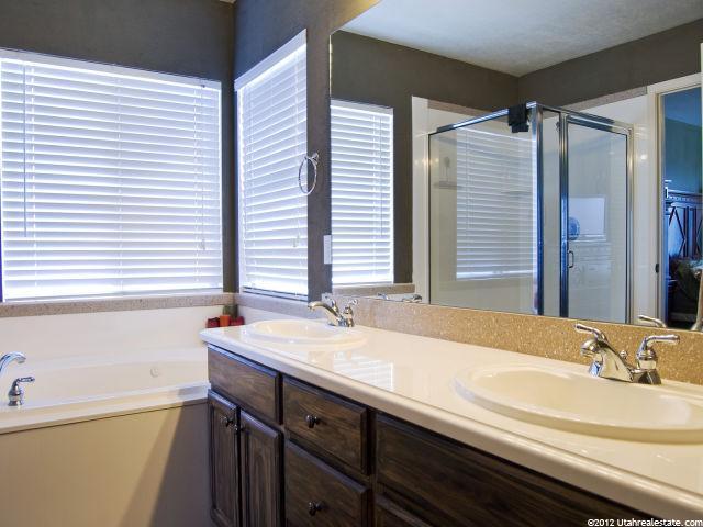 1354 N 2585 W, Clinton, UT 84015 — photo 10