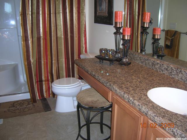 296 E 2230 N #17C, North Logan, UT 84341 — photo 4
