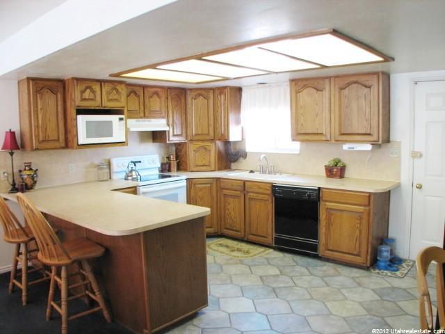 8029 S 2100 E, South Weber, UT 84405 — photo 3