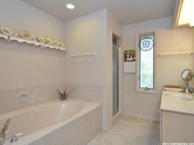 2408 S Maple Hills Dr E, Bountiful, UT 84010 — photo 4