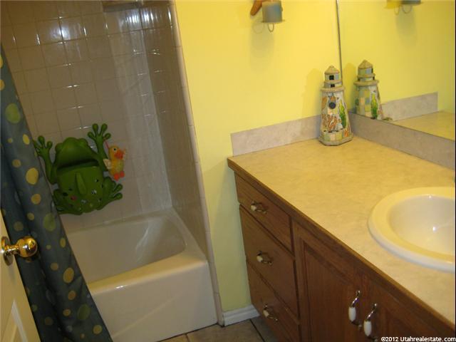 1384 E 850 N, Layton, UT 84040 — photo 11