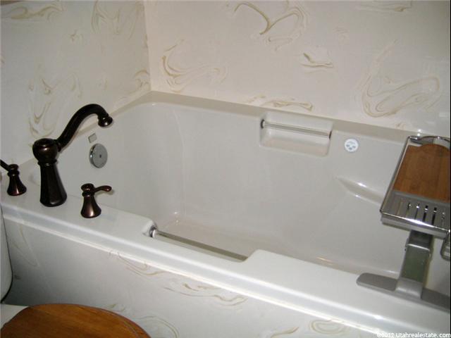 1384 E 850 N, Layton, UT 84040 — photo 5