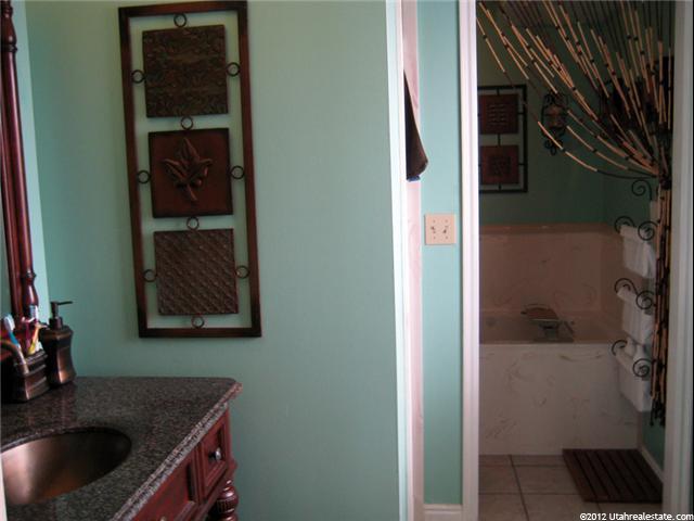 1384 E 850 N, Layton, UT 84040 — photo 9