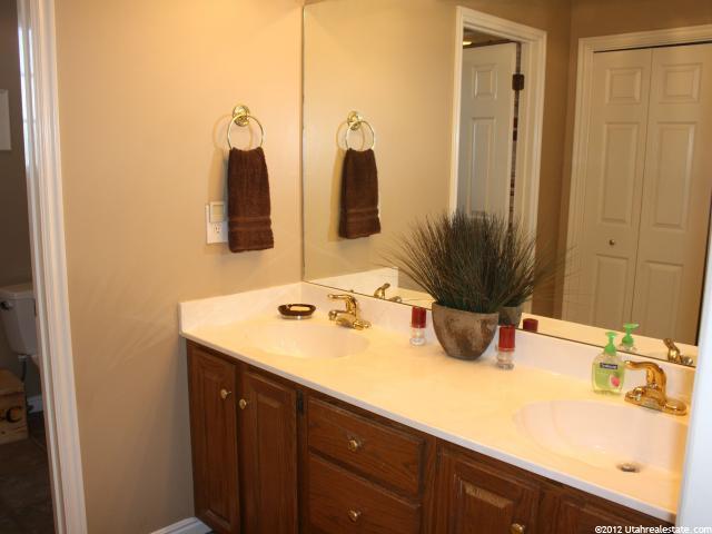 1147 E Beverly Way S, Bountiful, UT 84010 — photo 8