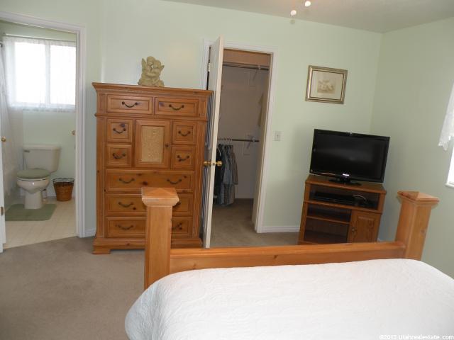 228 E Ashbrook Cir, Midvale, UT 84047 — photo 11