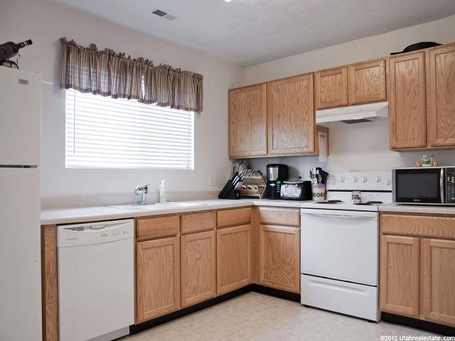 1987 N 2125 W, Clinton, UT 84015 — photo 4