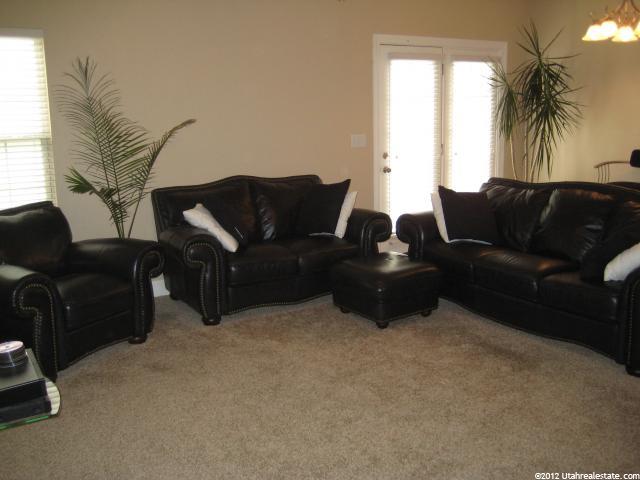 582 E Normandy Loop Ln, Draper, UT 84020 — photo 2