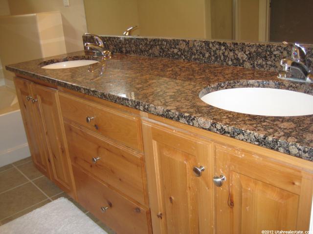 582 E Normandy Loop Ln, Draper, UT 84020 — photo 7