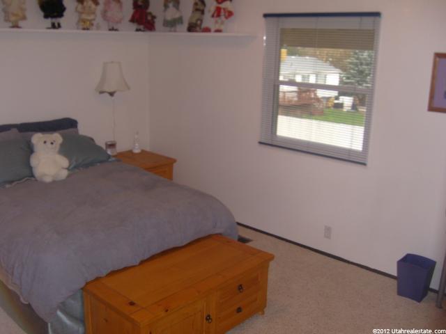 416 E Pepperidge Dr, Midvale, UT 84047 — photo 8