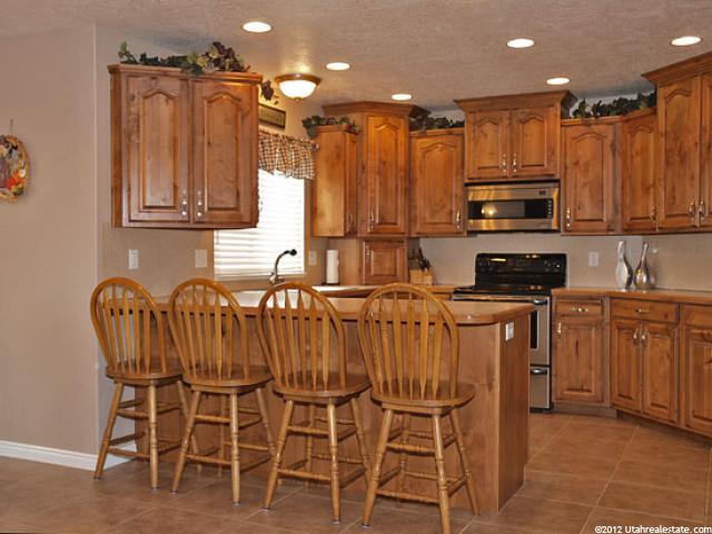 695 N 2375 W, Layton, UT 84041 — photo 2