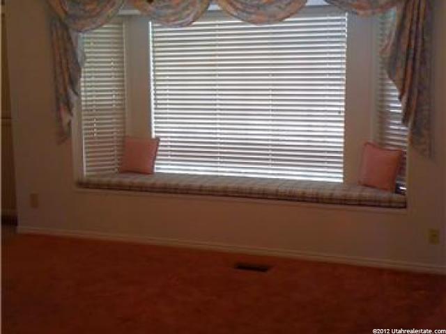 5522 S 2150 W, Roy, UT 84067 — photo 8