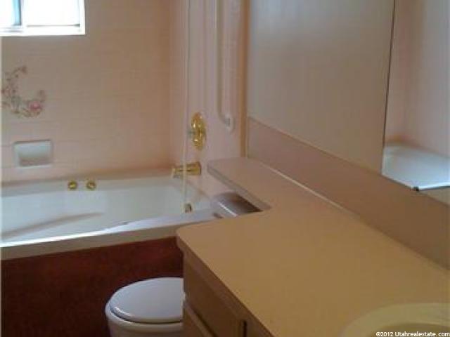 5522 S 2150 W, Roy, UT 84067 — photo 10