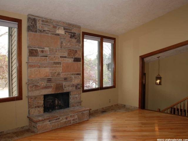 2033 E Gyrfalcon Dr, Sandy, UT 84092 — photo 3