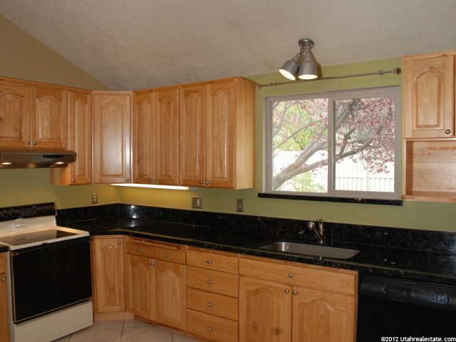 2033 E Gyrfalcon Dr, Sandy, UT 84092 — photo 5