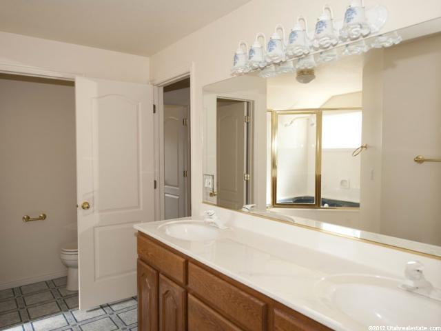 562 E Land Rush Dr, Midvale, UT 84047 — photo 9