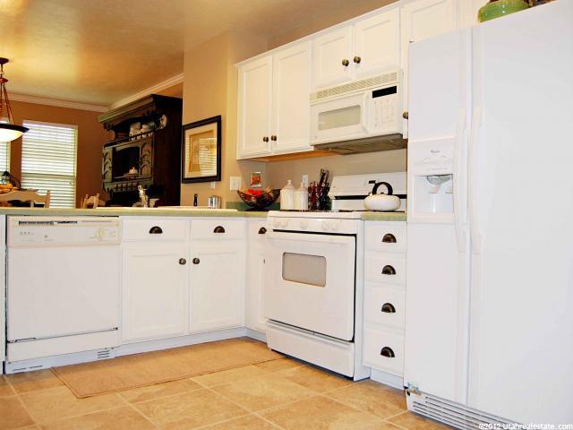 56 W 200 N, Centerville, UT 84014 — photo 4