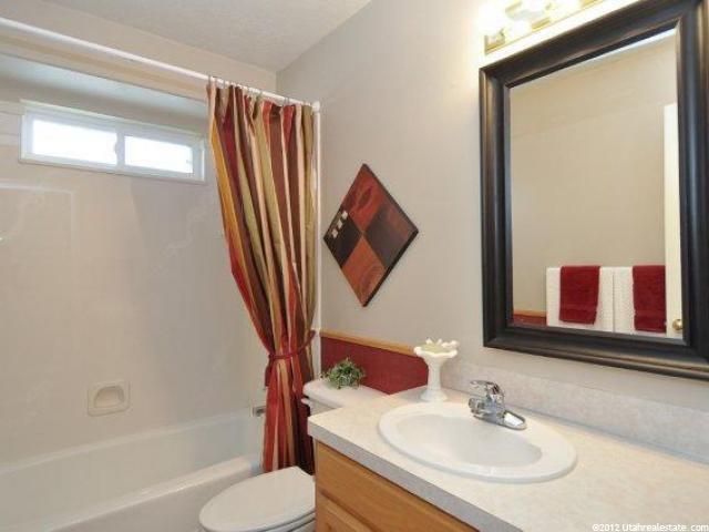 1066 E 575 N, Layton, UT 84040 — photo 4