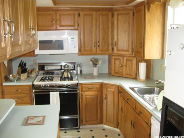 10486 S Buddlea Dr, Sandy, UT 84094 — photo 3
