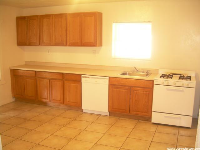 558 E Cook St S, Ogden, UT 84404 — photo 2
