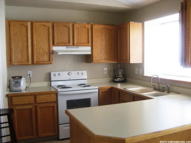 10609 S Carrington E, Sandy, UT 84094 — photo 2