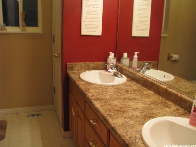 1164 E Rocky Mountain Way, Hyrum, UT 84319 — photo 9