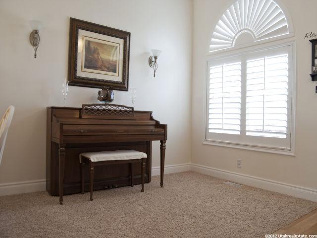 863 S 250 E, Farmington, UT 84025 — photo 3