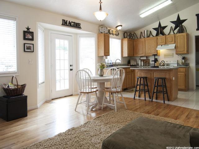 863 S 250 E, Farmington, UT 84025 — photo 7