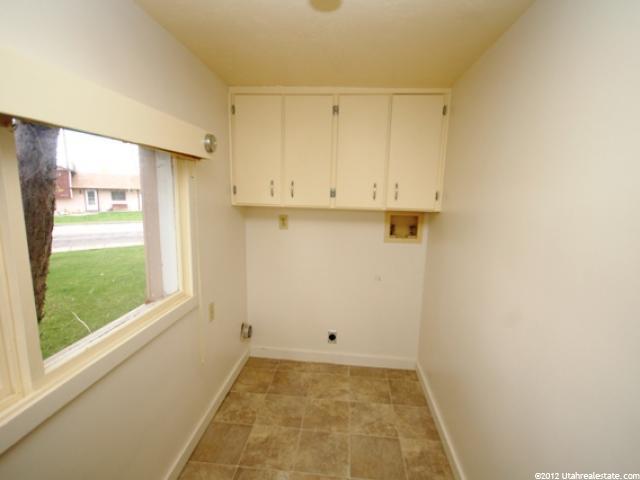 2372 Oakridge Dr, Layton, UT 84040 — photo 11