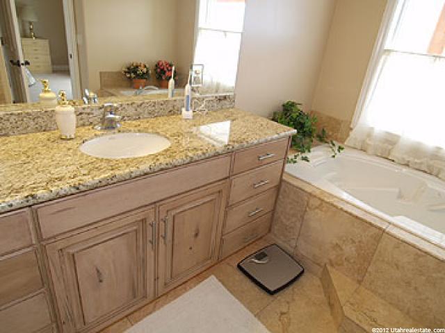 1888 E Ridge Pt Dr S, Bountiful, UT 84010 — photo 12