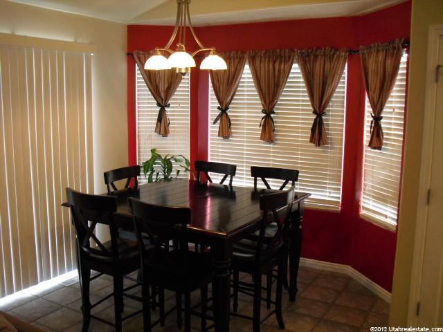 1386 N 2585 W, Clinton, UT 84015 — photo 7