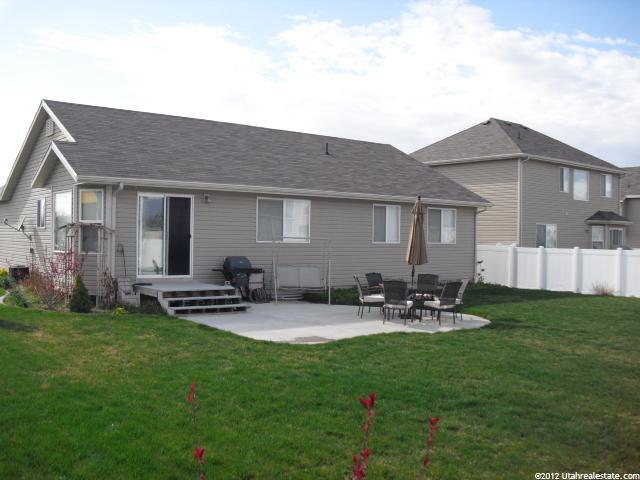 1386 N 2585 W, Clinton, UT 84015 — photo 8