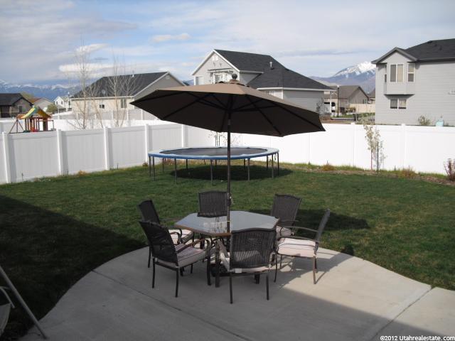 1386 N 2585 W, Clinton, UT 84015 — photo 9