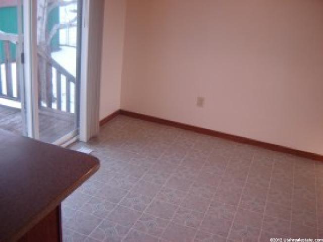 542 W 1060 N, Clinton, UT 84015 — photo 4