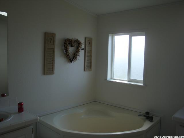 190 N Main St W, Levan, UT 84639 — photo 8
