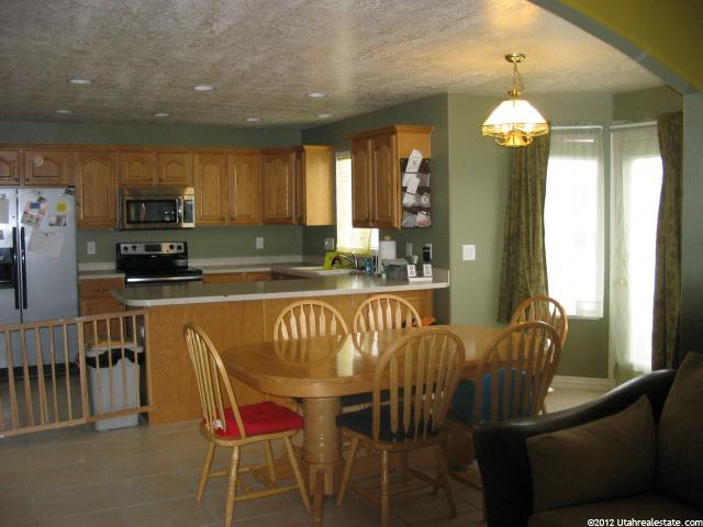 555 W 3700 S, Syracuse, UT 84075 — photo 12
