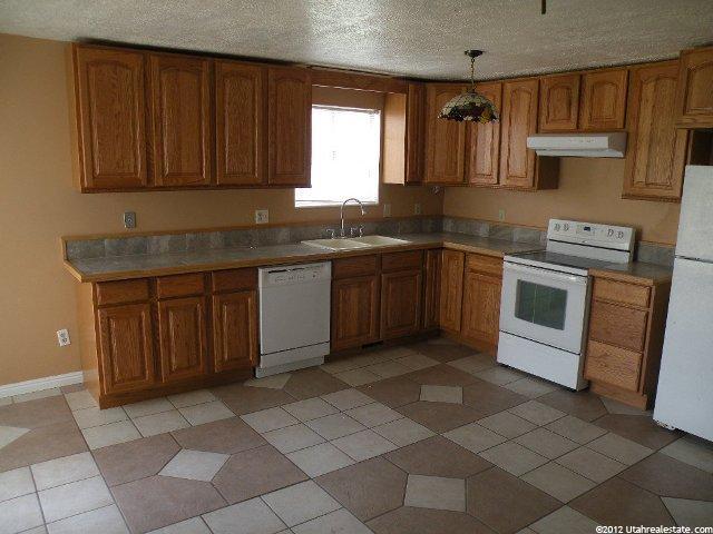 1322 E Nalder Cir N, Layton, UT 84040 — photo 2