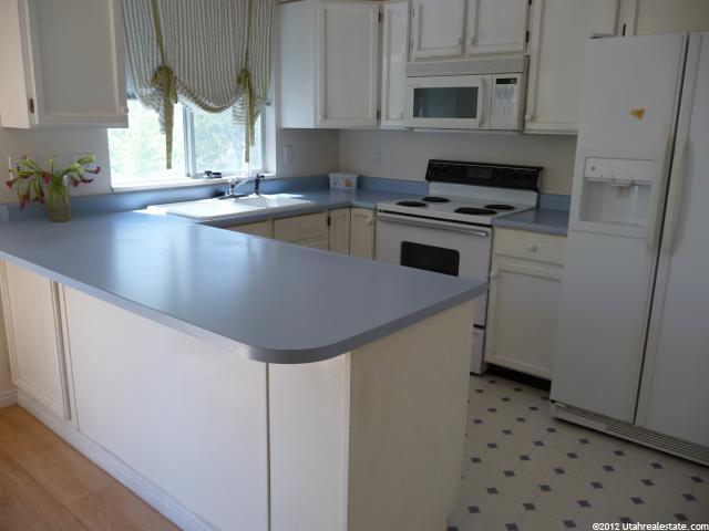 536 S 925 E, Layton, UT 84041 — photo 3