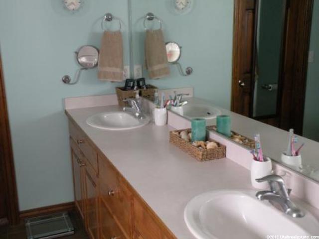 2133 S 175 E, Clearfield, UT 84015 — photo 12