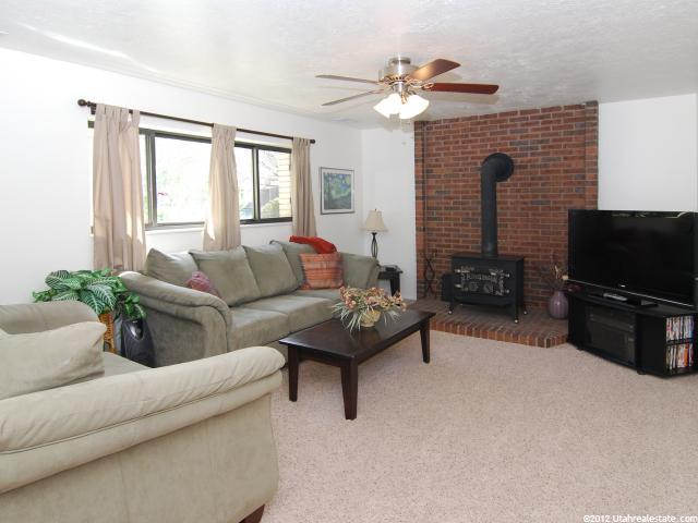 5716 Maplewood Dr E, South Ogden, UT 84405 — photo 2