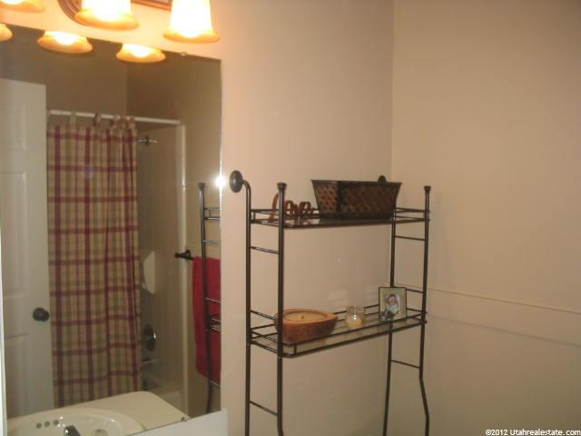 695 S 825 E, Layton, UT 84040 — photo 9