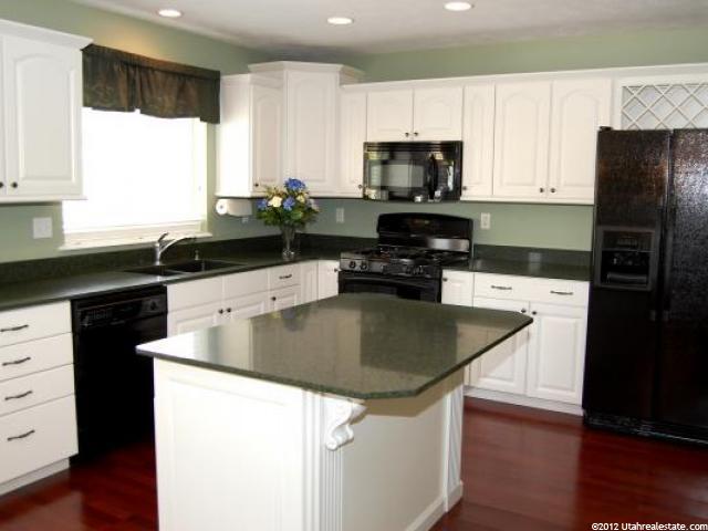 1082 W 4000 N, Pleasant View, UT 84414 — photo 3