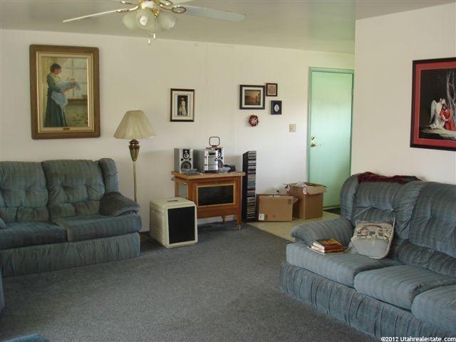 685 E Park Dr E, Hyrum, UT 84319 — photo 3