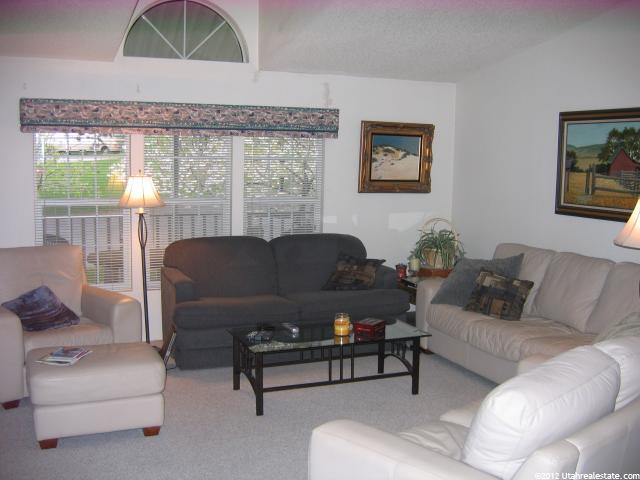 67 Sunset Dr, Layton, UT 84041 — photo 2