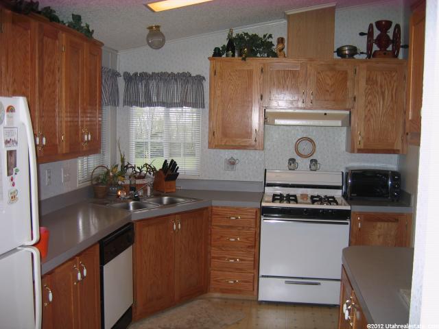 67 Sunset Dr, Layton, UT 84041 — photo 4