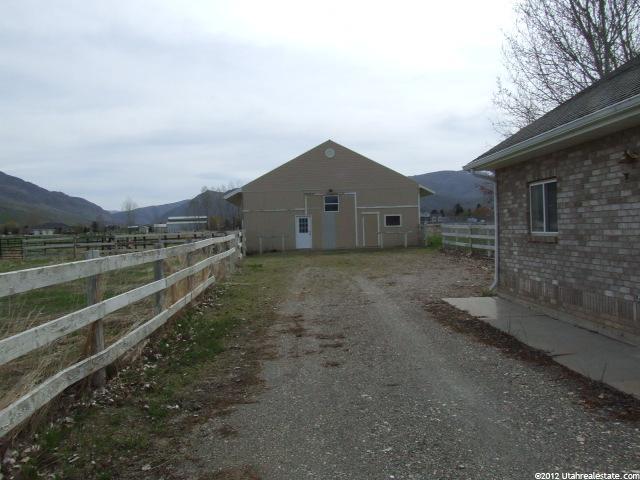 420 S 8600 E, Huntsville, UT 84317 — photo 2