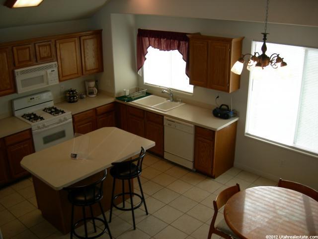 2119 N 2360 W, Clinton, UT 84015 — photo 4